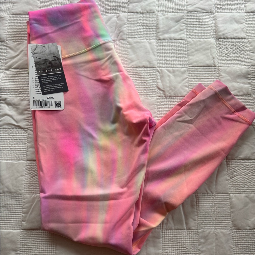 Lululemon Wunder Train HR Tight 25”
Tie dye 
size: 8